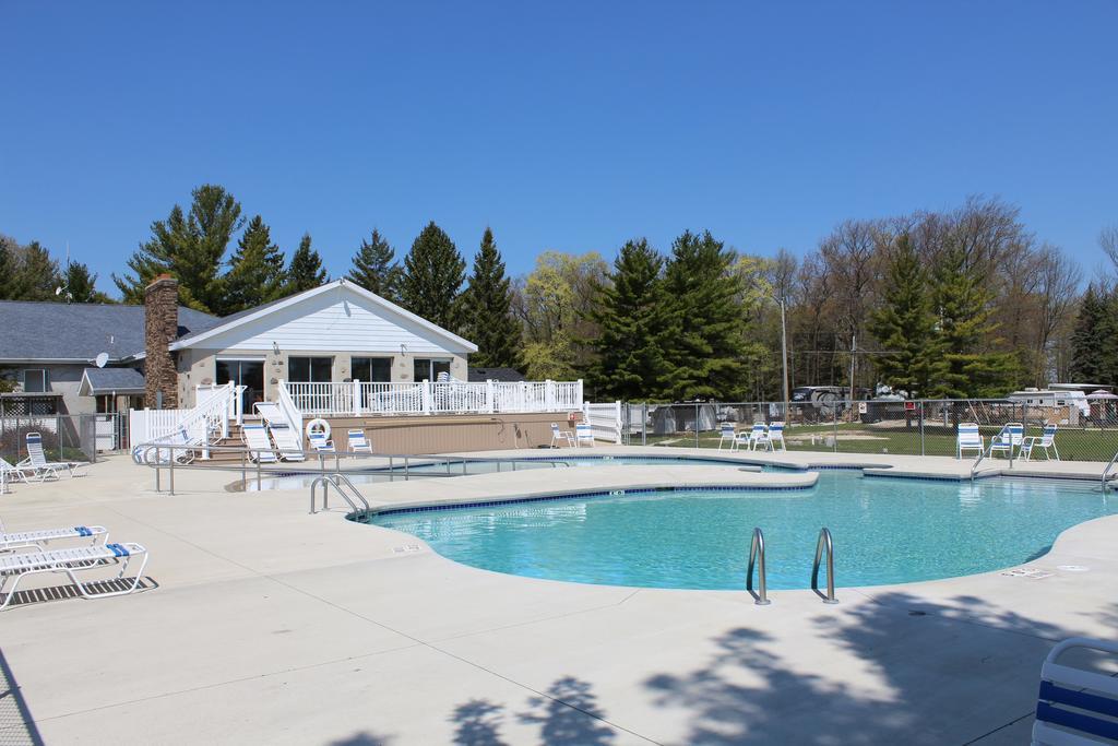 Plymouth Rock Camping Resort Rustic Cabin Elkhart Lake Екстер'єр фото