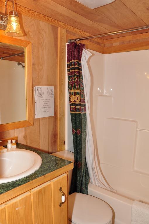 Plymouth Rock Camping Resort Rustic Cabin Elkhart Lake Екстер'єр фото